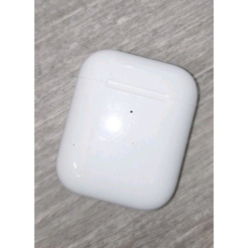 Apple AirPods 2nd Gen A2031 w/ Charging Case A1938